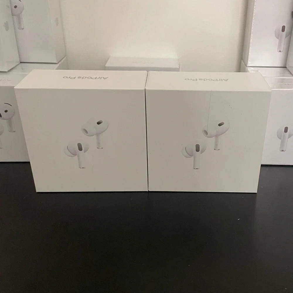 Apple AirPods Pro with MagSafe Case